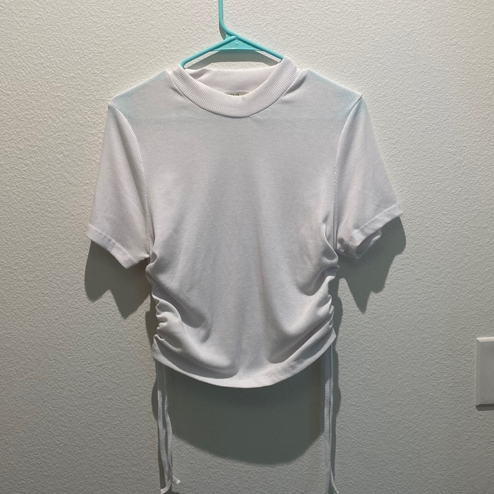 White scrunch up side shirt from cotton on